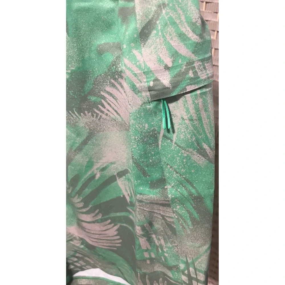 Lululemon Mens Green Palm Leaf Print Board Shorts Swim Trunks Size 38 Lace Up